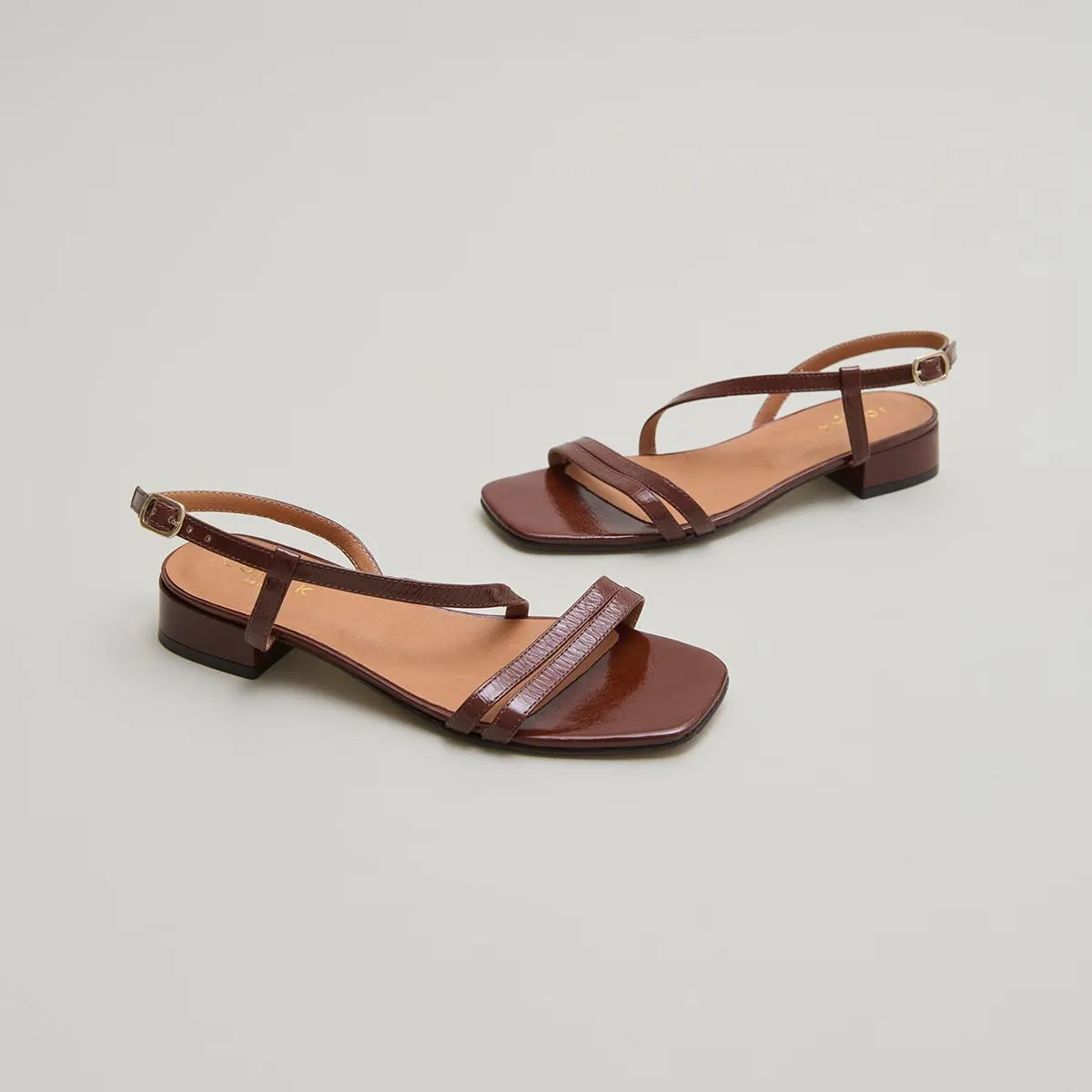 225- Anaya Cuir Brillant Marron