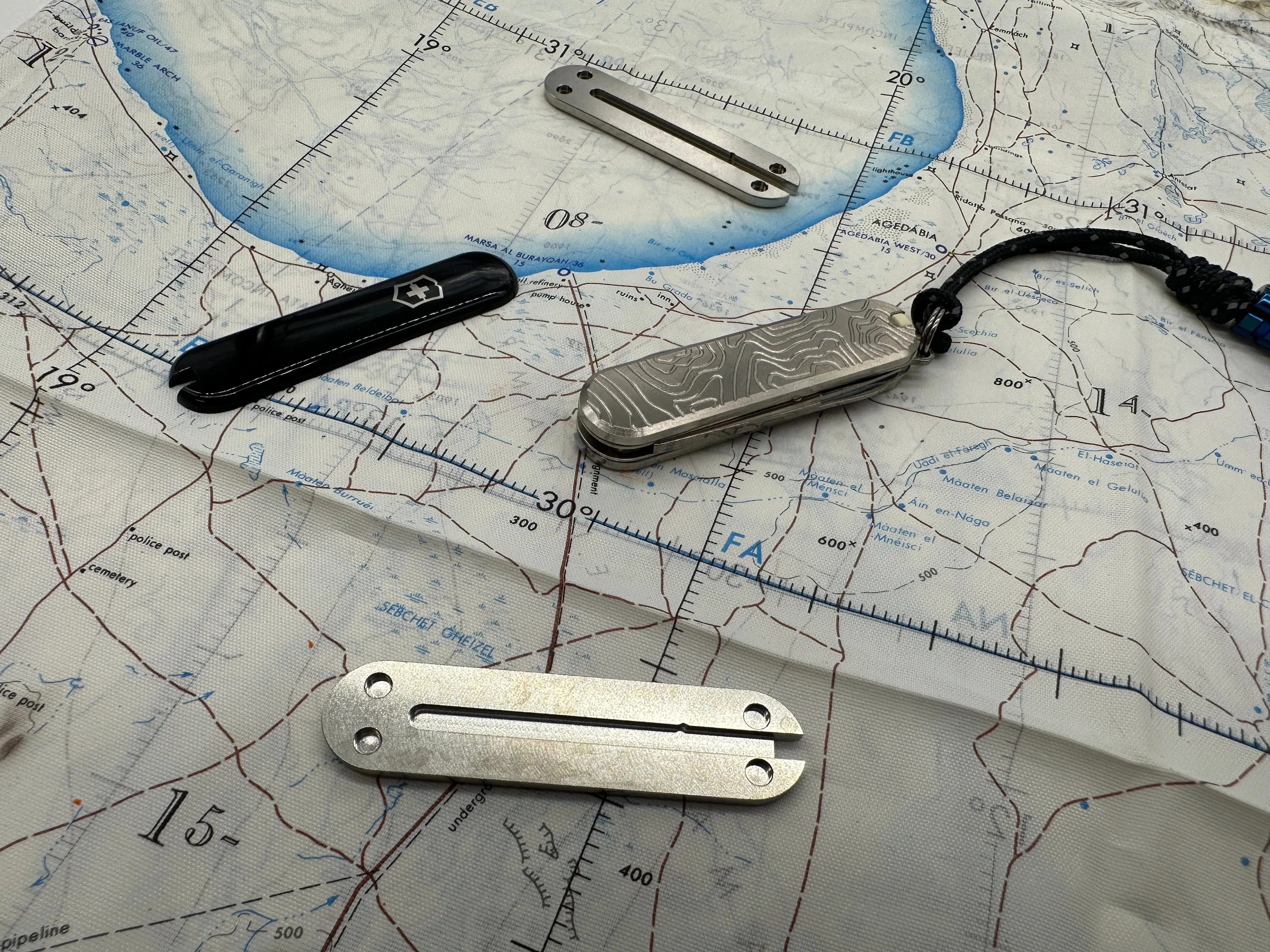 58mm Titanium Scales   Classic Swiss Army Knife Kit