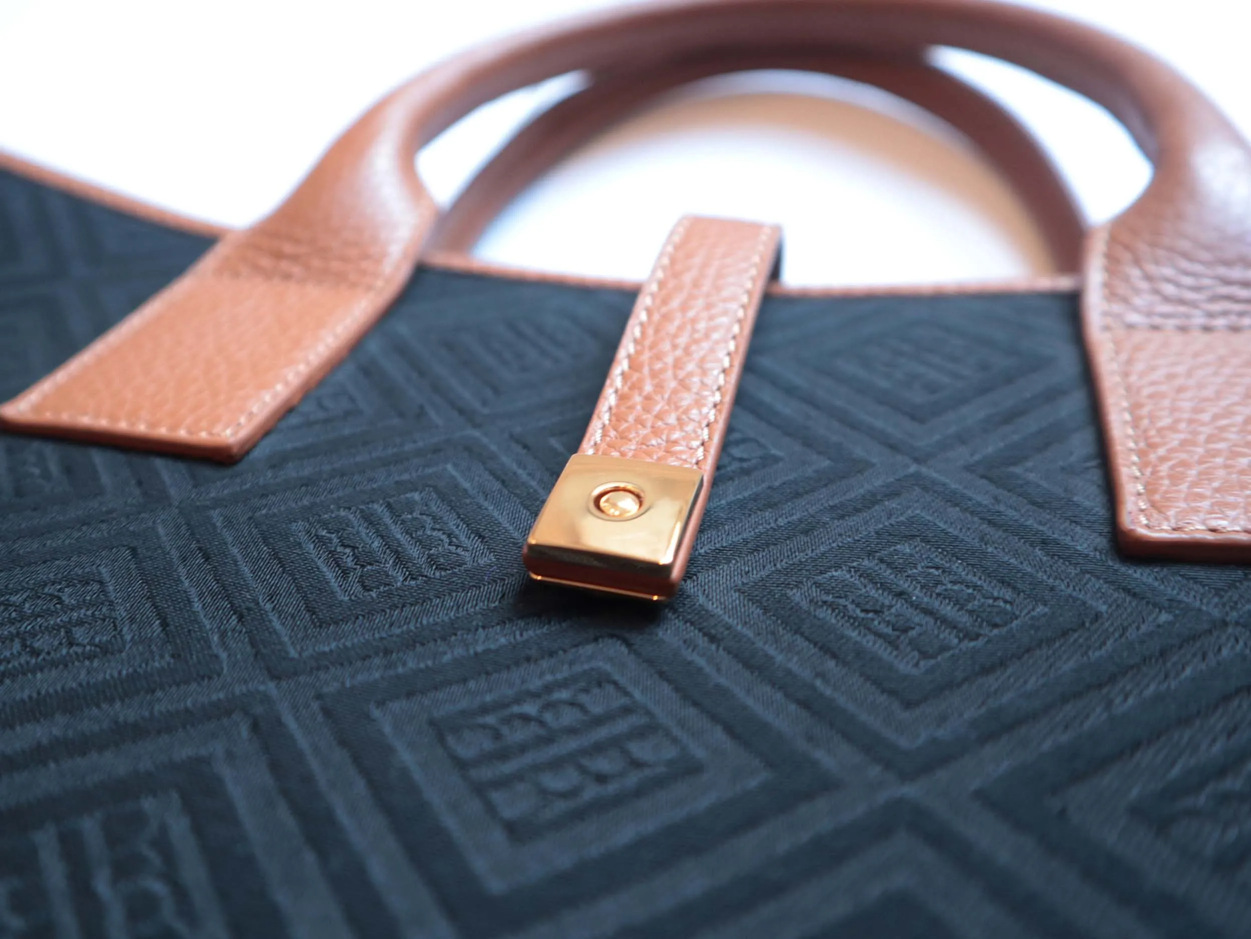 Aurora Compact Logo Jacquard Print Tote Bag - Black/Tan