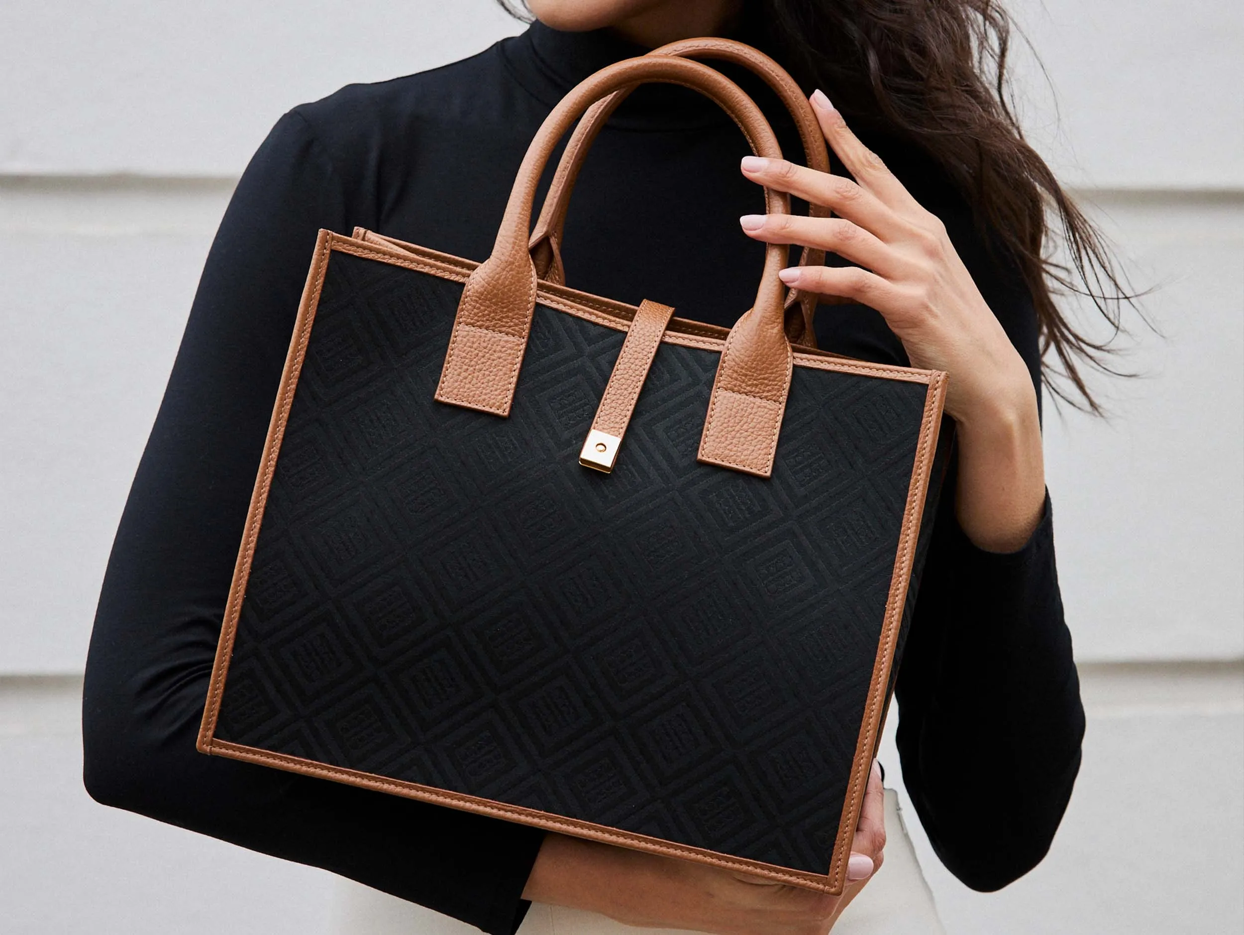 Aurora Compact Logo Jacquard Print Tote Bag - Black/Tan