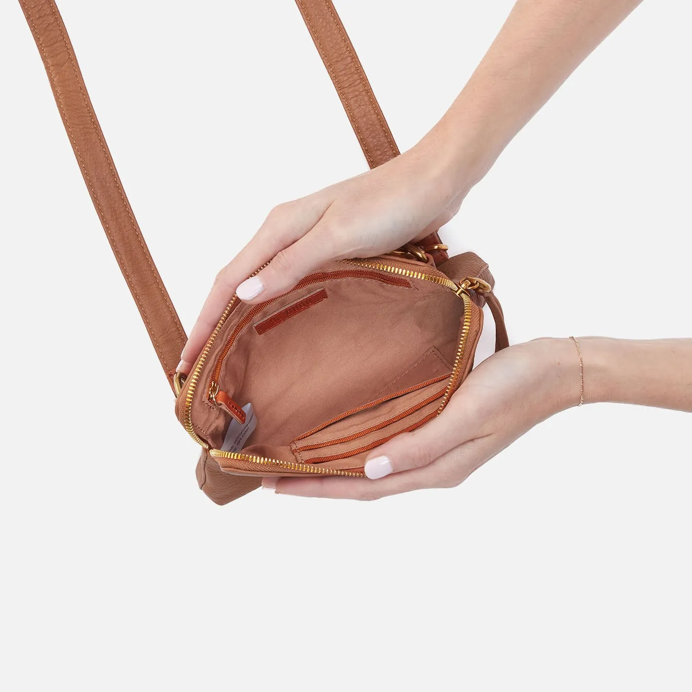 Fern Slim Belt Bag In Pebbled Leather - Warm Honey