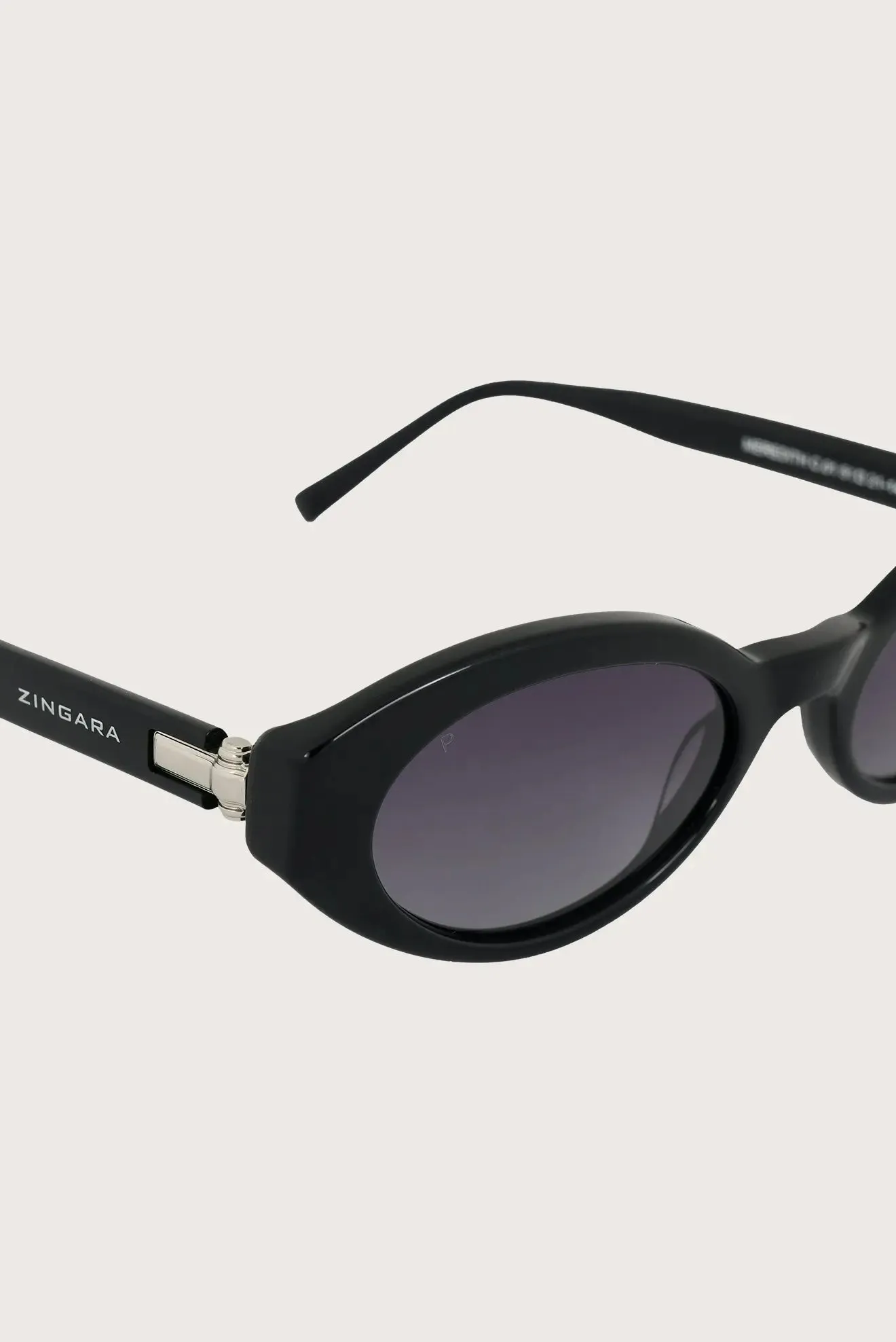 Meredith Sunglasses - Oval - Classic Black