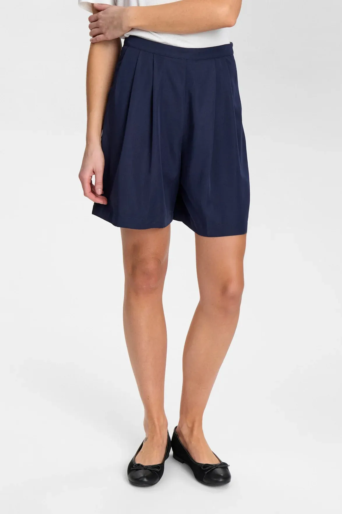 Numph Summer Dark Sapphire Shorts