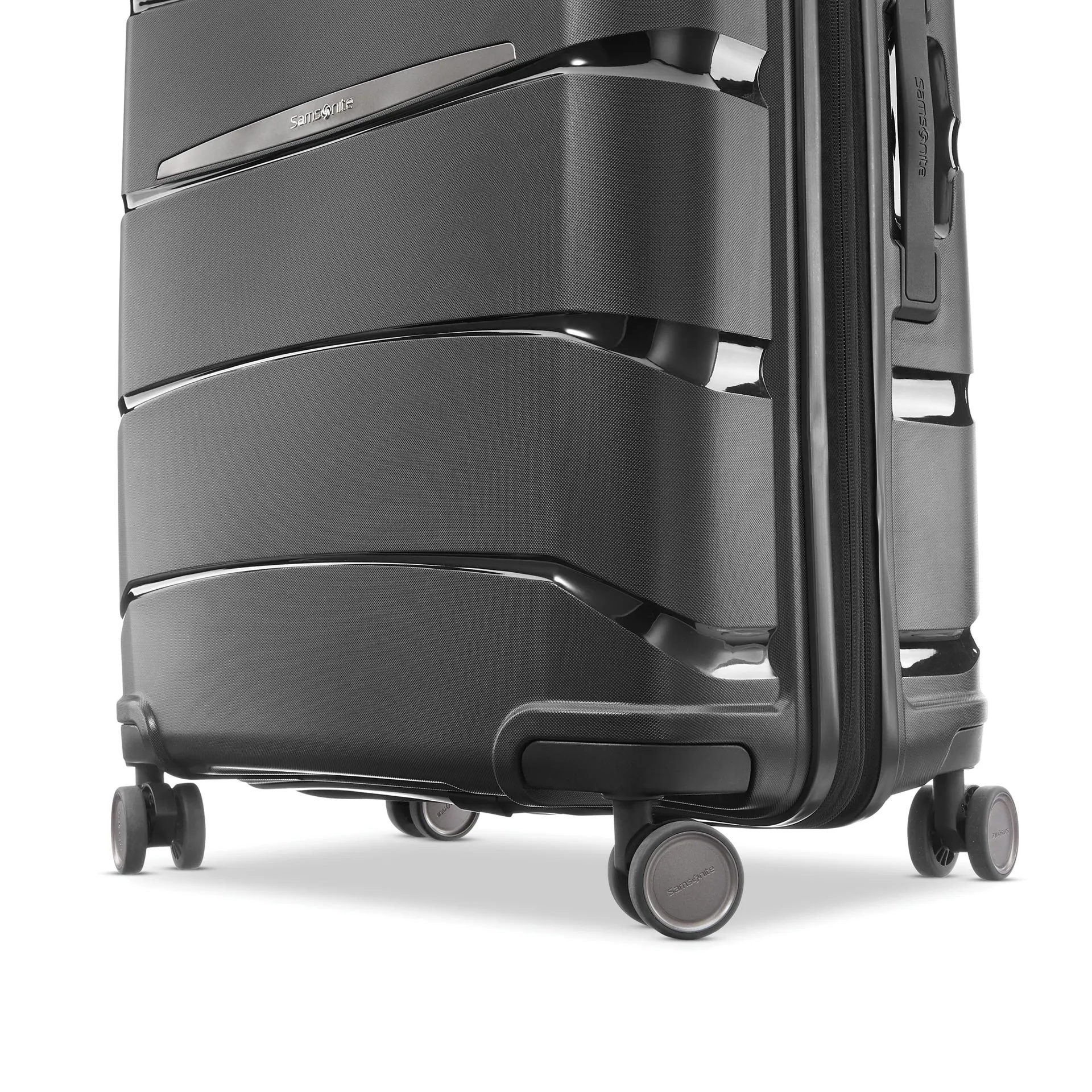 Outline Pro Hardside 27 Luggage