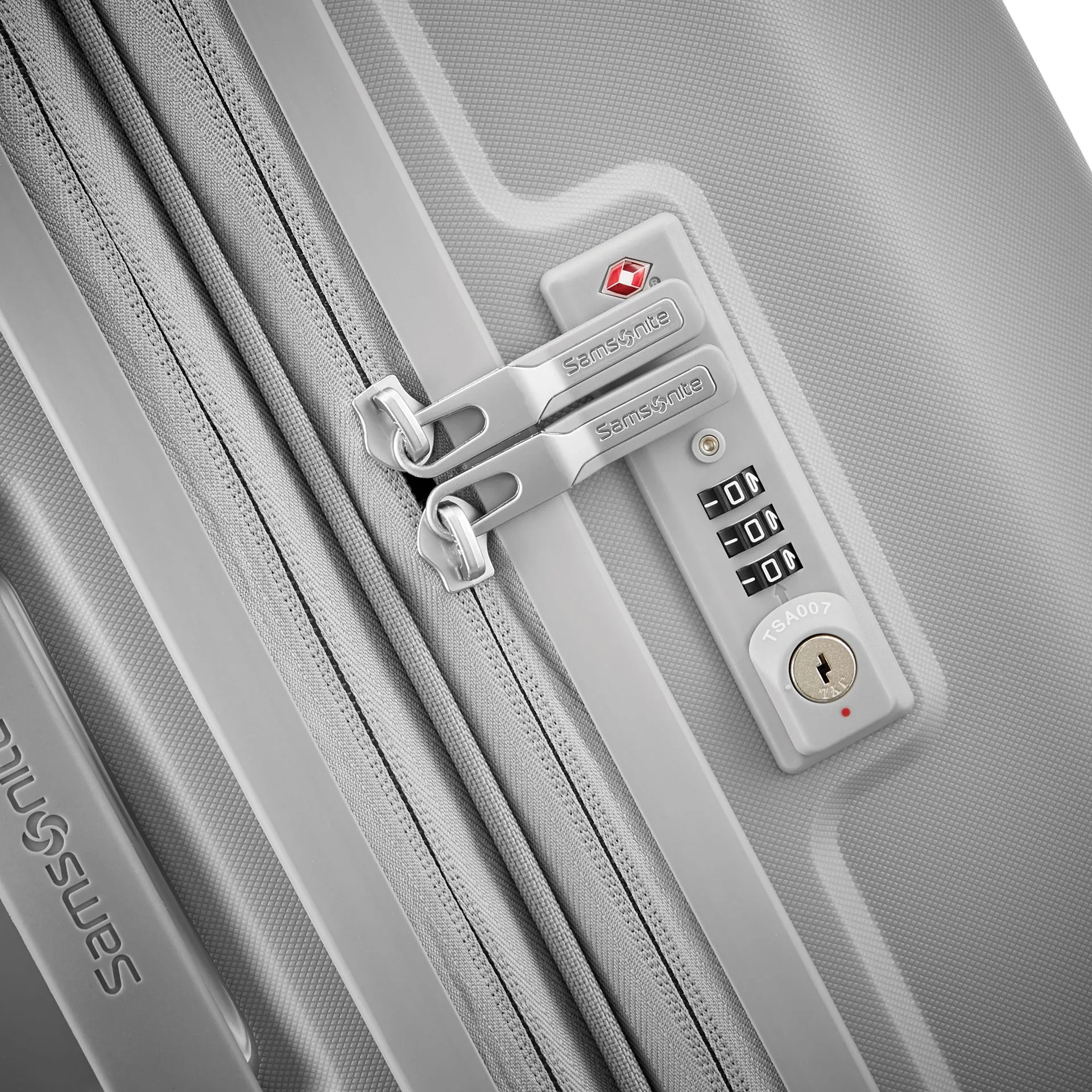 Outline Pro Hardside 27 Luggage