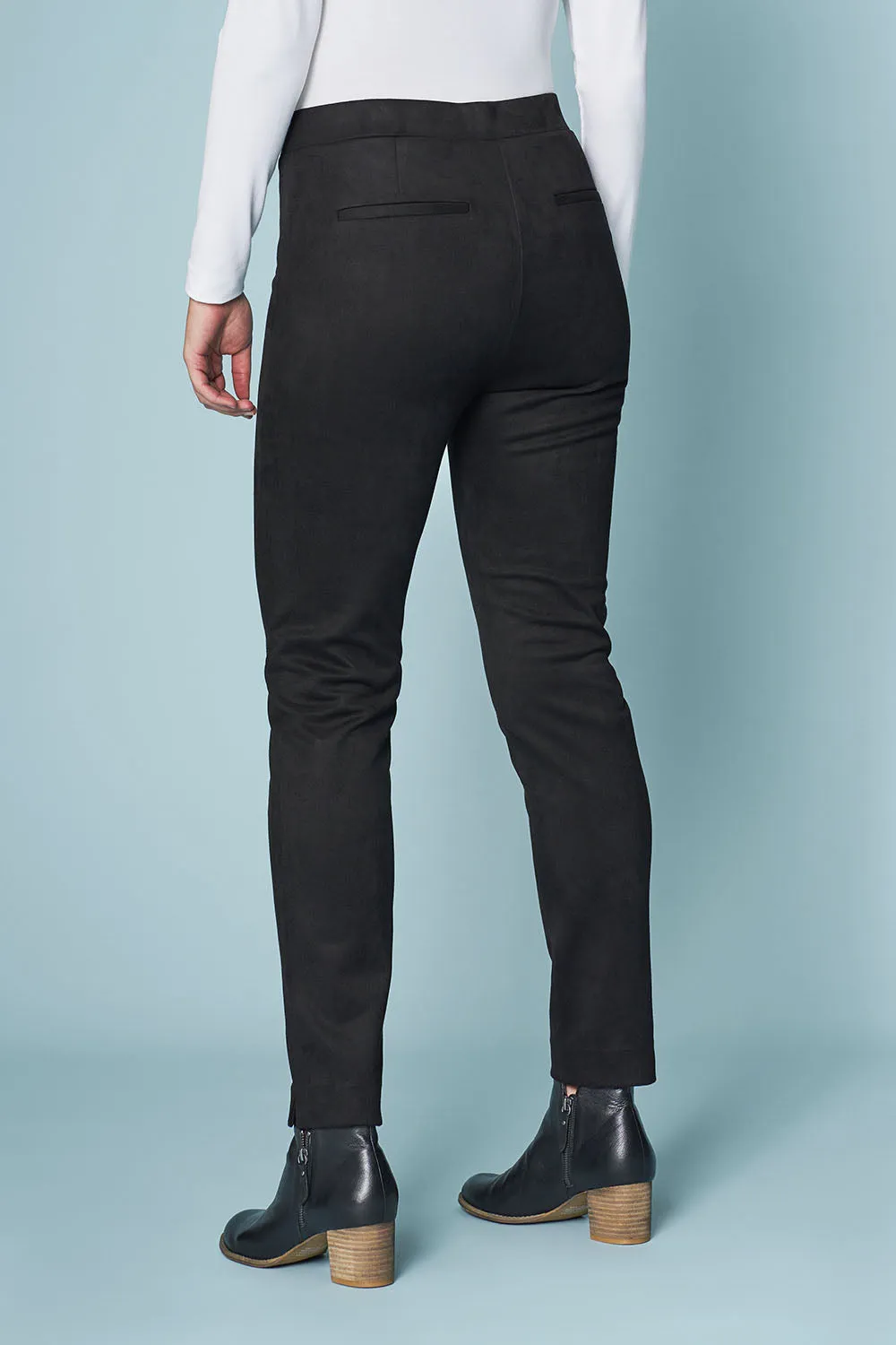 Pintuck Slim Leg Pant - Black