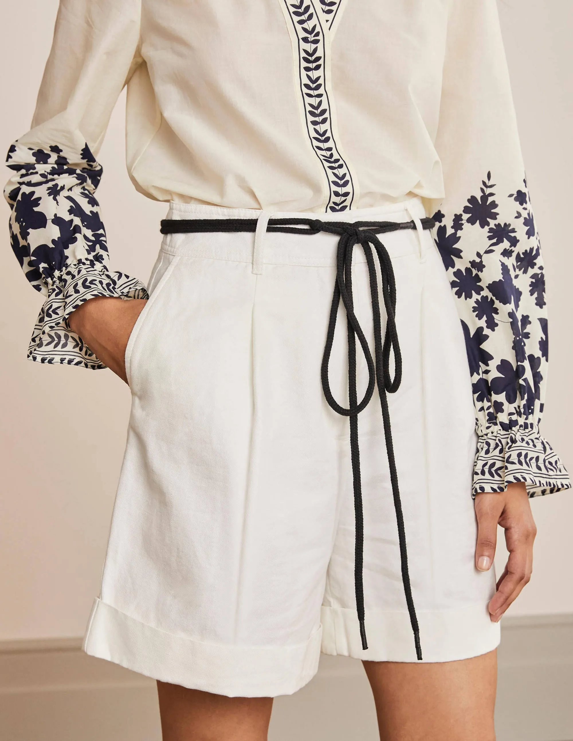 Portree Shorts-White