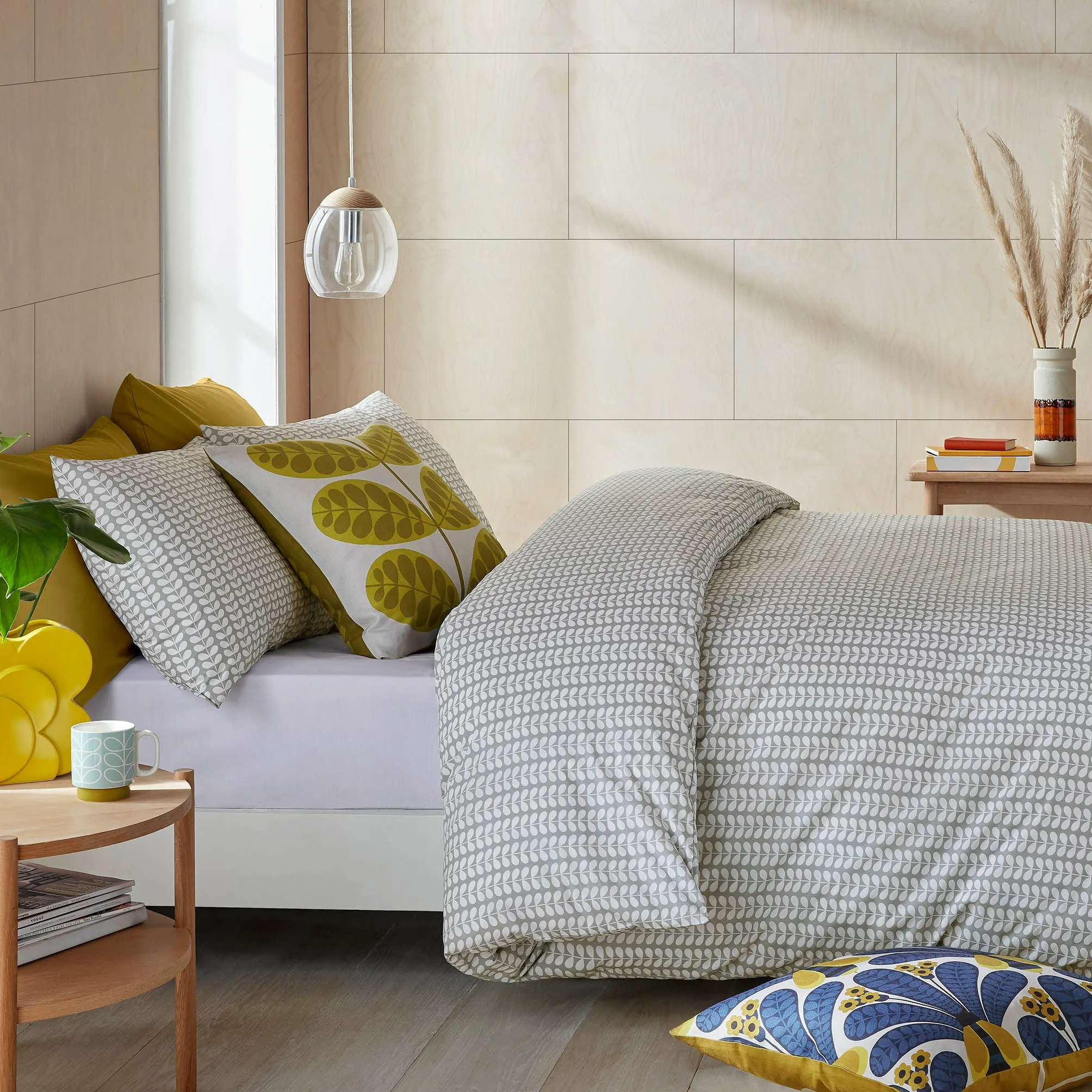 Tiny Stem Cool Grey Bed Linen