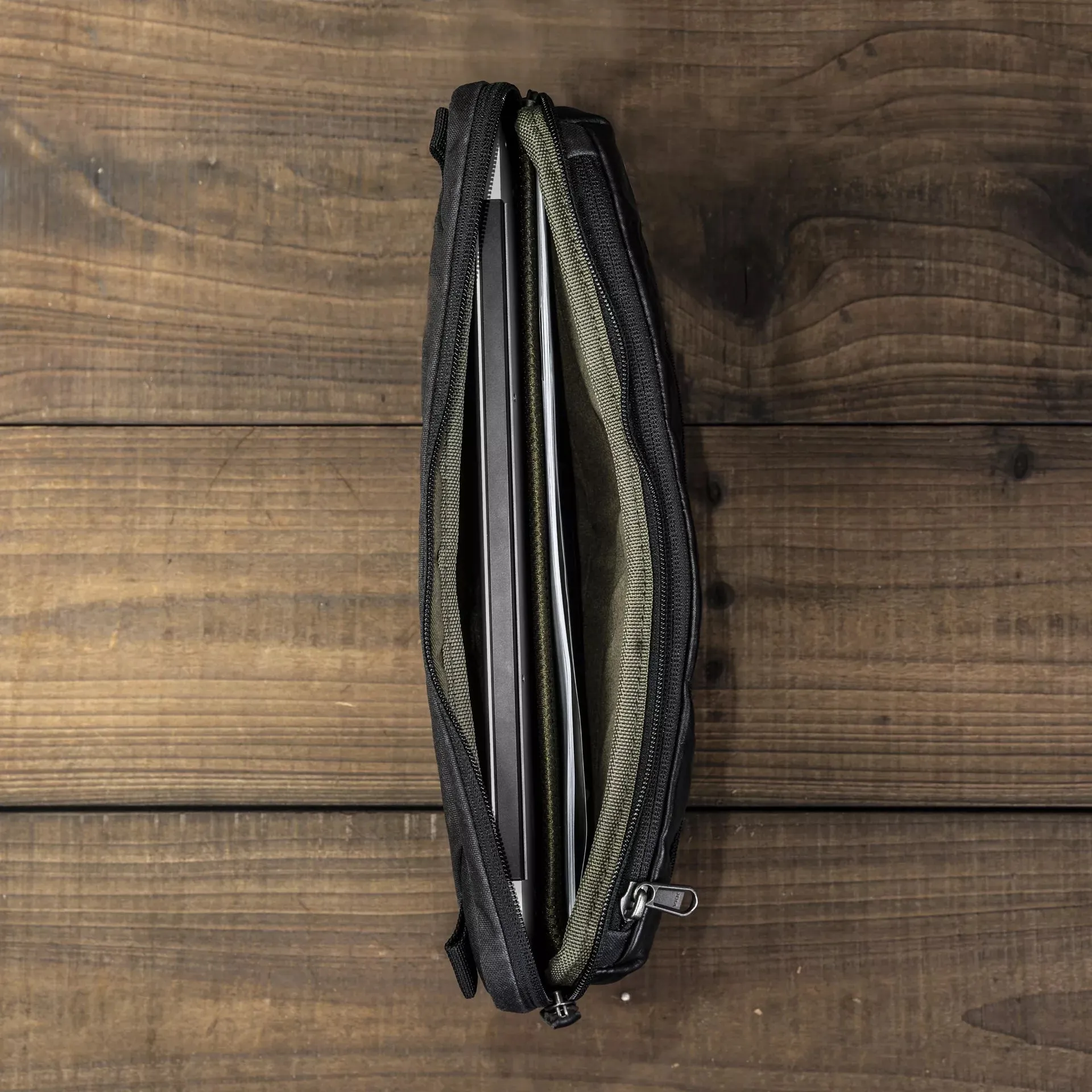 Urban Explorer Handheld/Shoulder Laptop Bag