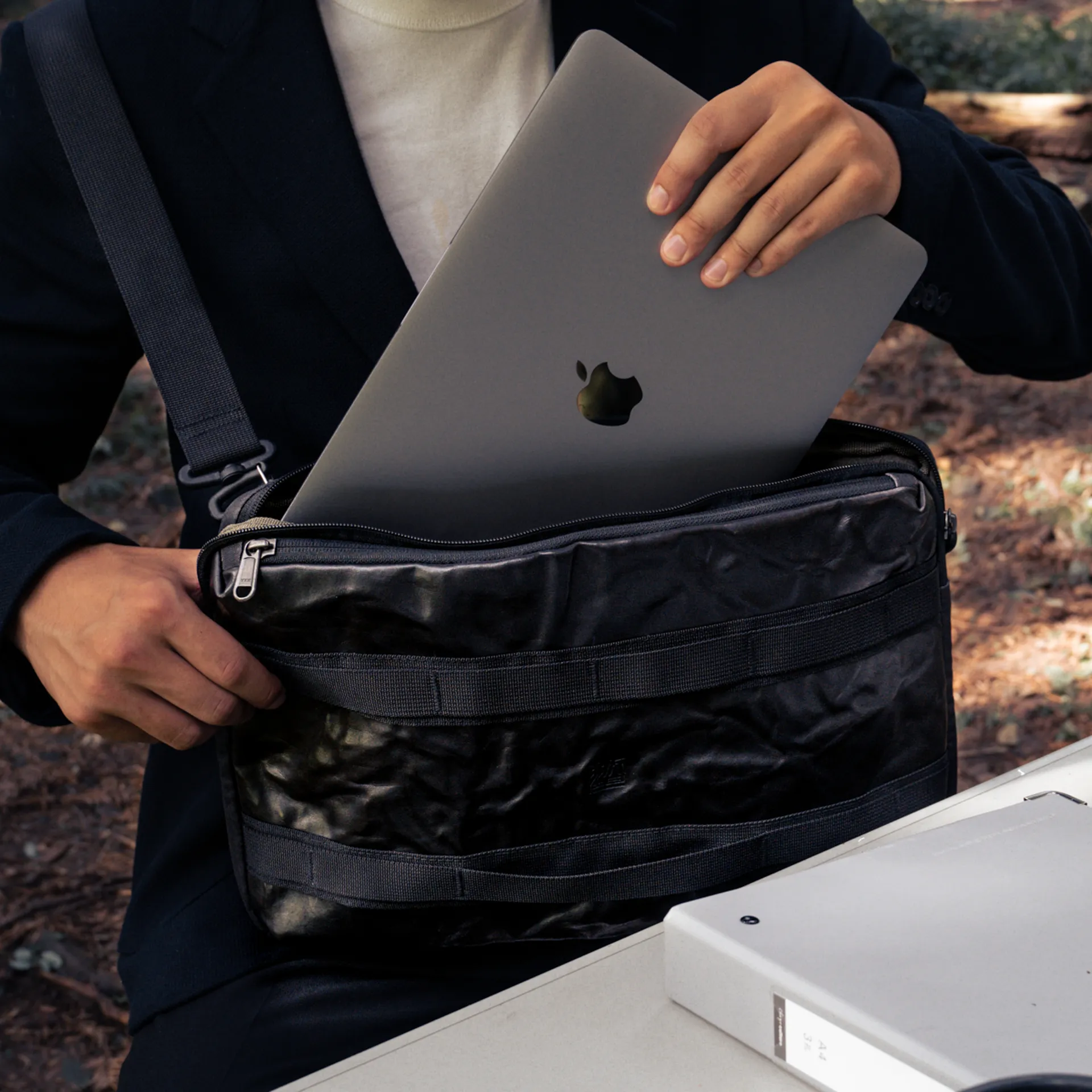 Urban Explorer Handheld/Shoulder Laptop Bag